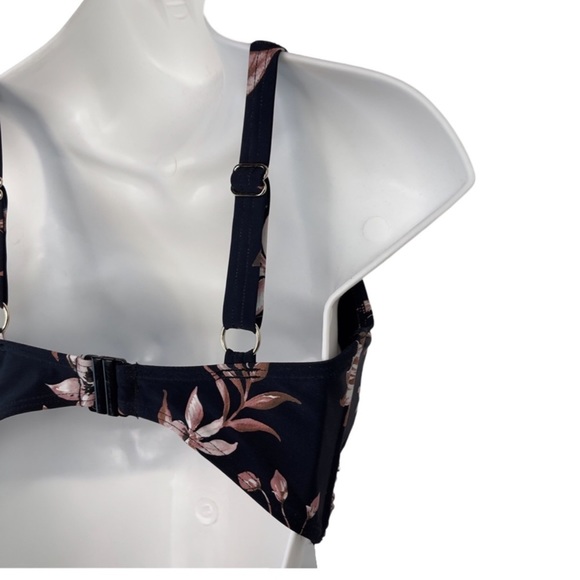 Artesands Delacroix Cross Front Floral D-Cup & Up Bikini Top in Black Size 8 - Picture 8 of 12